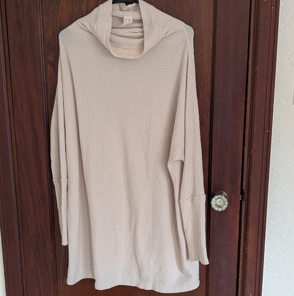 Free People Cream Waffle Knit Cowl Neck Long Sweater size Medium - Picture 1 of 8
